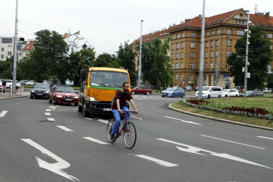 Cycling Around Victory Square